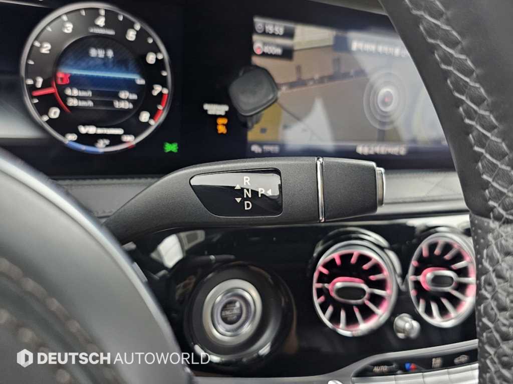 Mercedes-Benz S-Class — photo 09