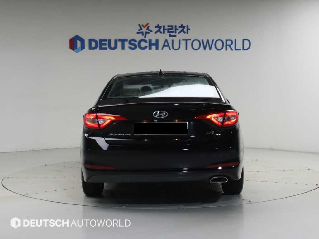 Hyundai Sonata — photo 04