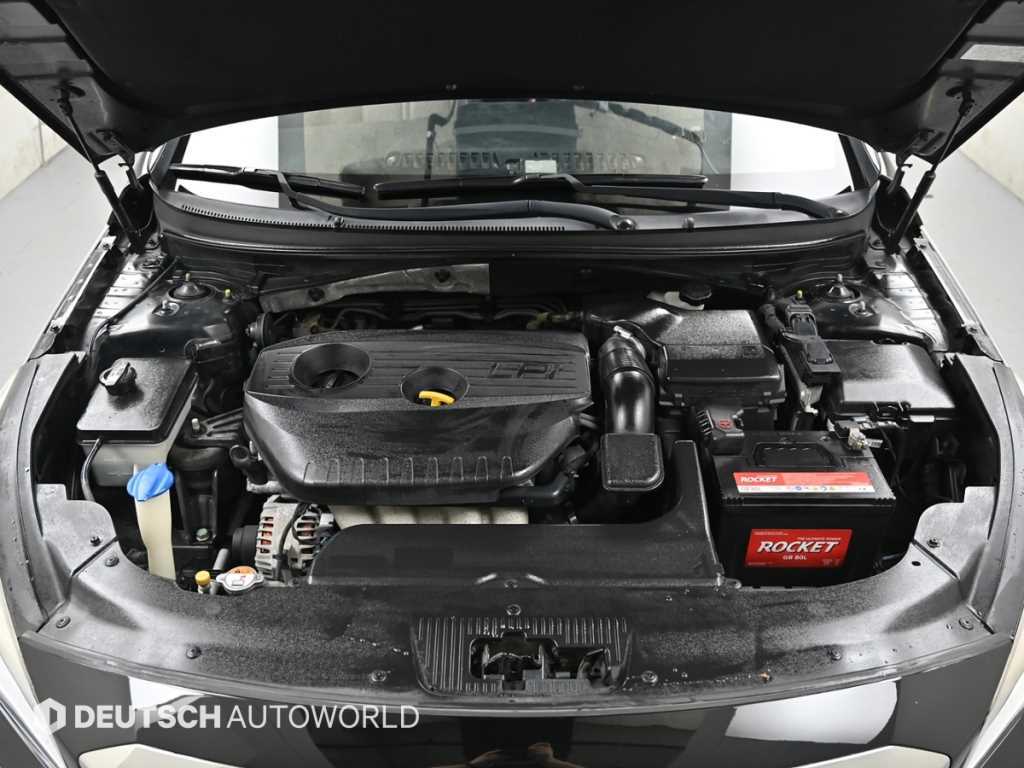 Hyundai Sonata — photo 06