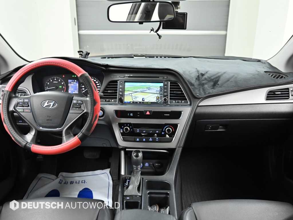 Hyundai Sonata — photo 07