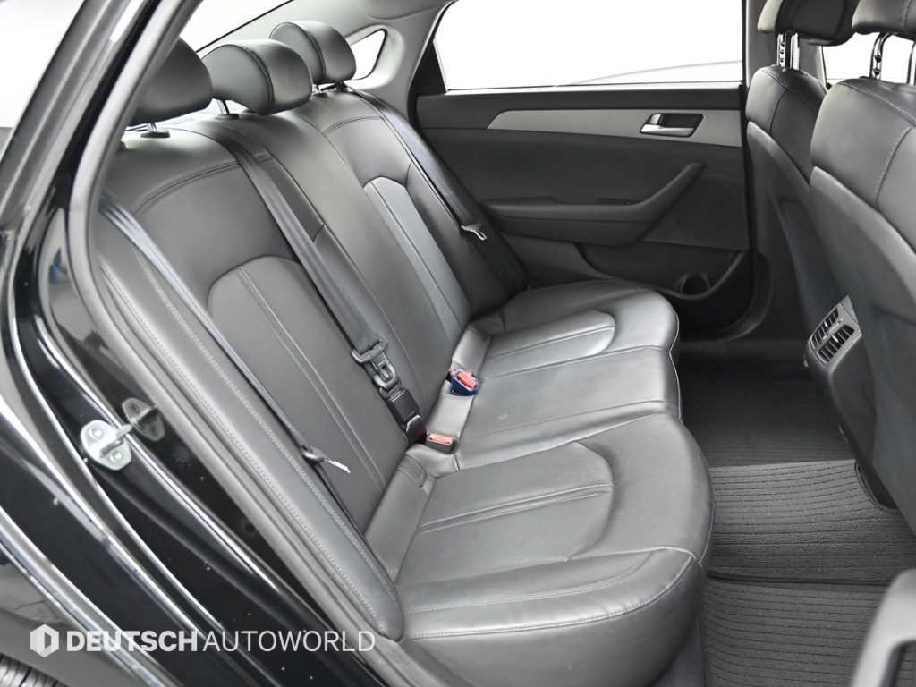 Hyundai Sonata — photo 12