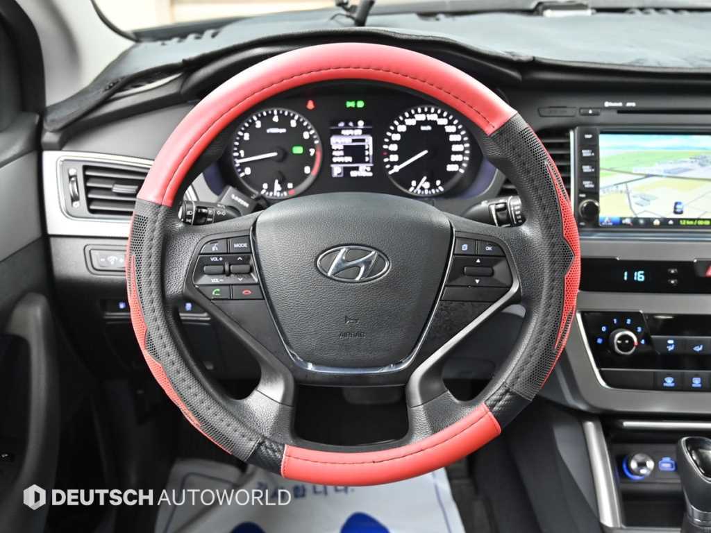 Hyundai Sonata — photo 13