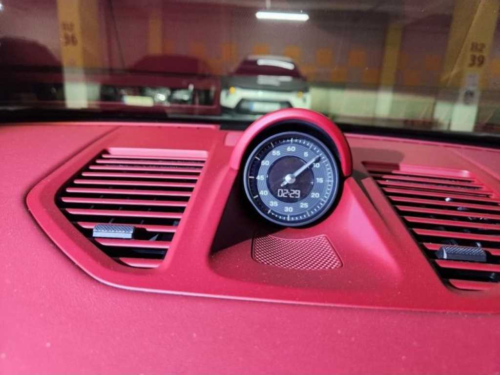 Porsche 911 — photo 16