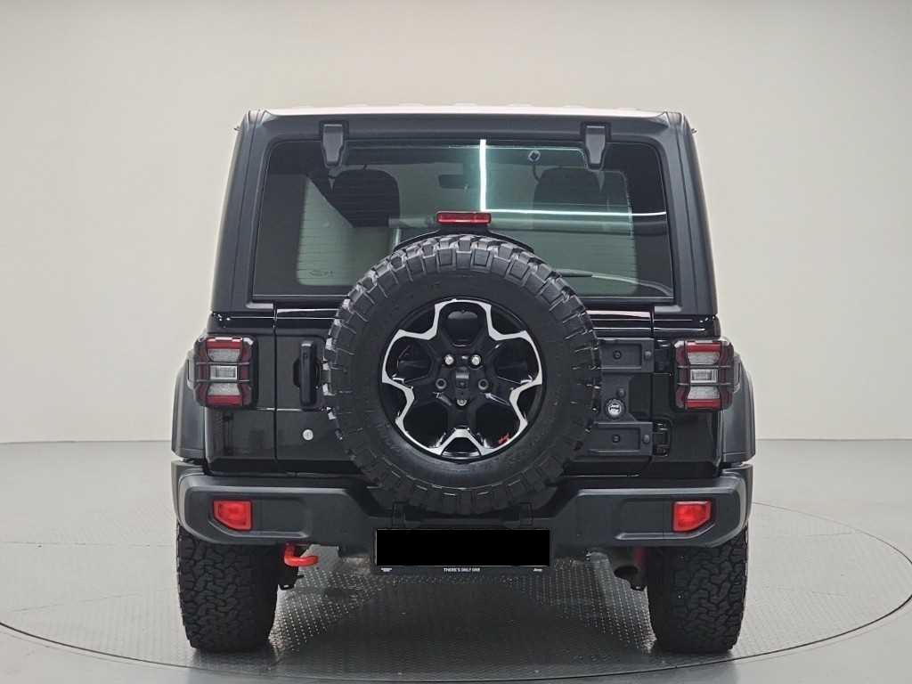 Jeep Wrangler — photo 03