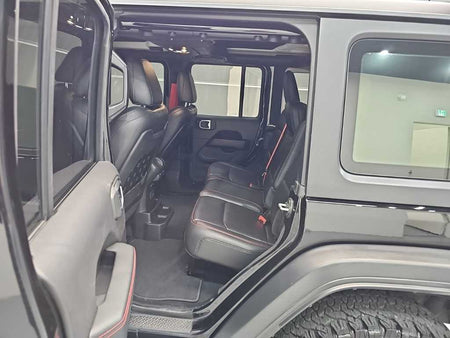 Jeep Wrangler — photo 12