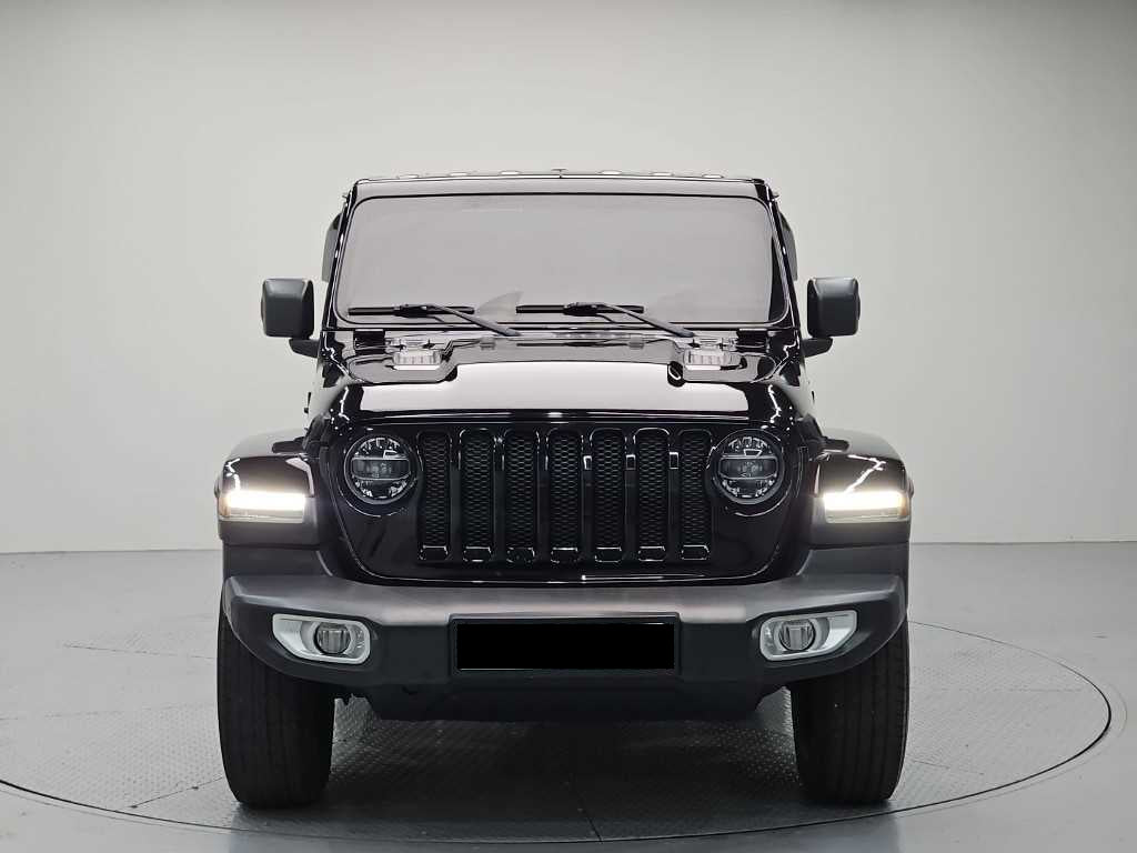 Jeep Wrangler — photo 02