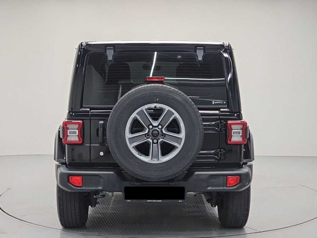 Jeep Wrangler — photo 03