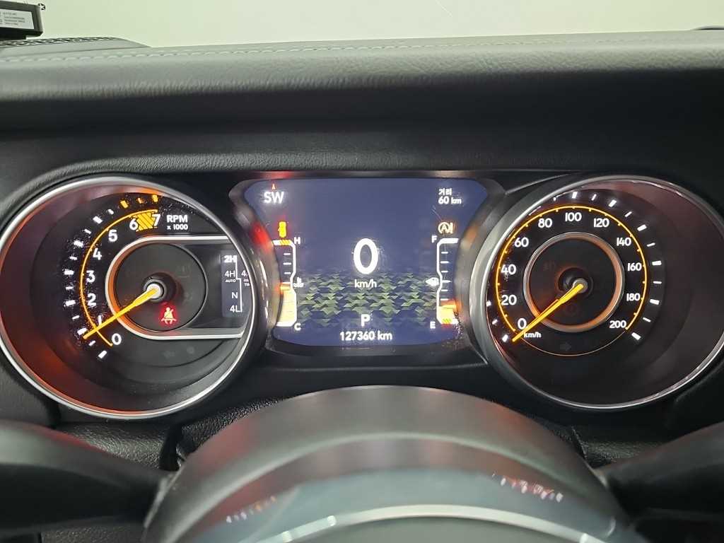 Jeep Wrangler — photo 06