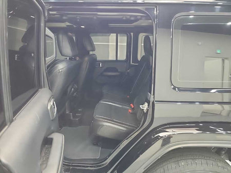 Jeep Wrangler — photo 12