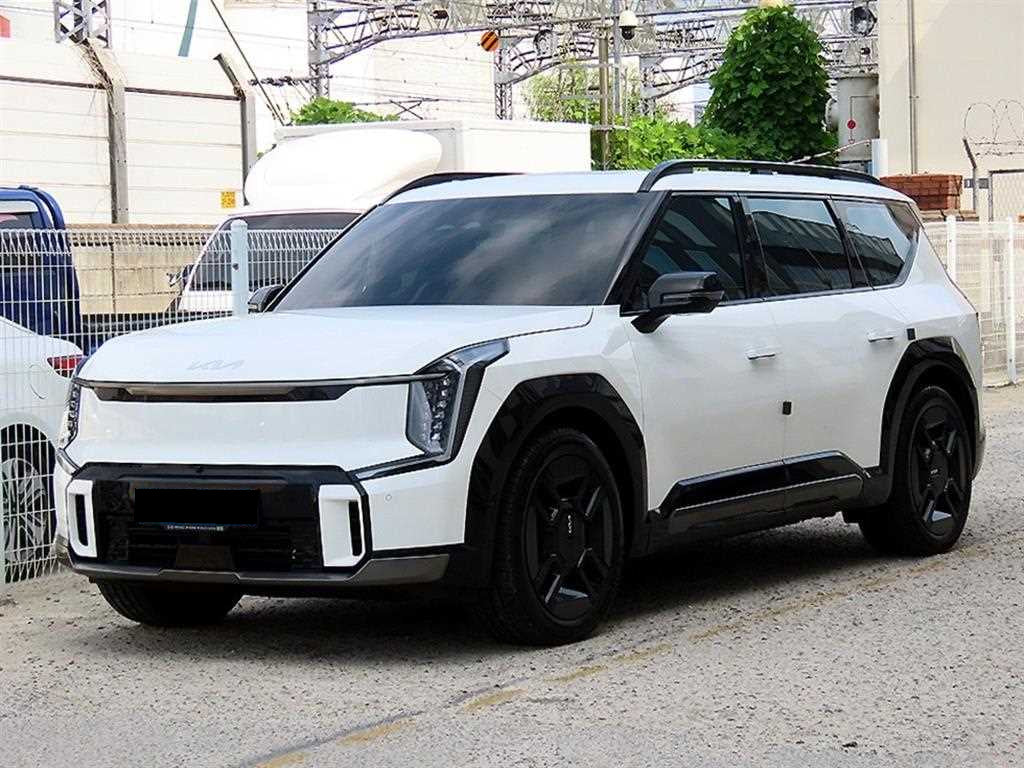 Kia EV9 — photo 03