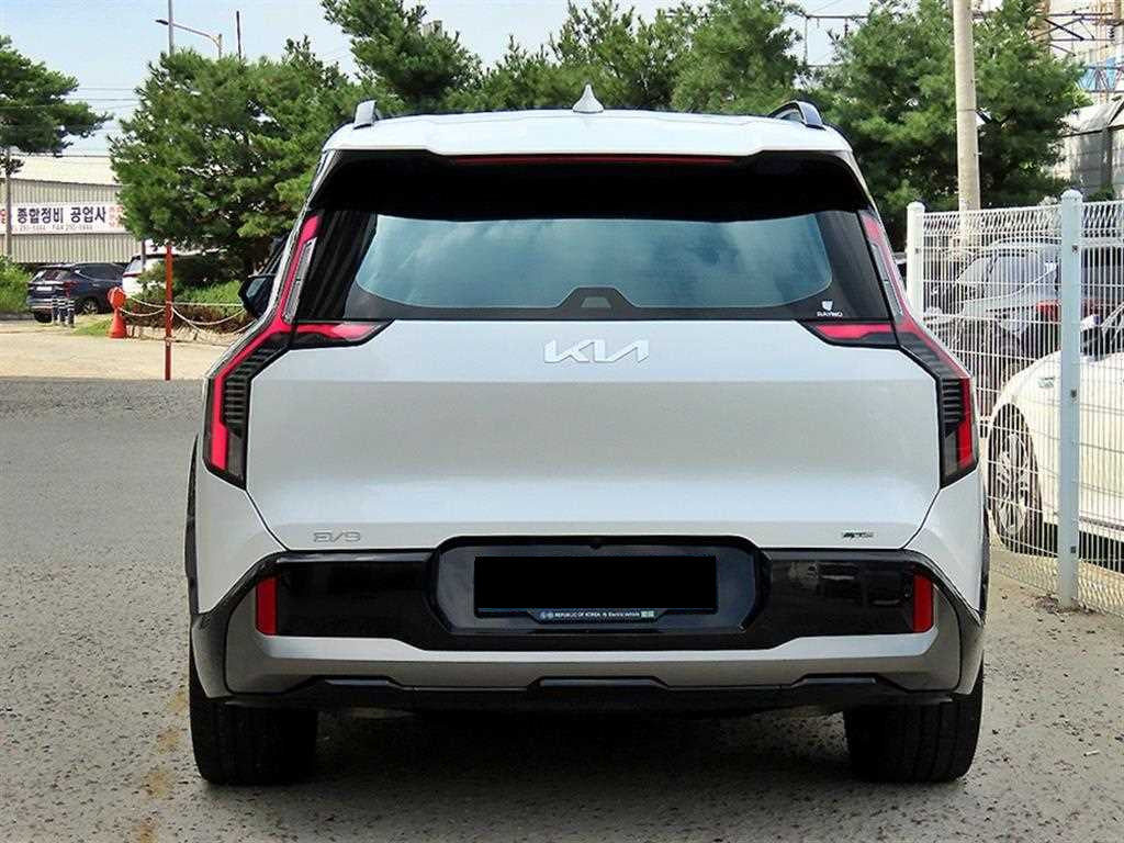 Kia EV9 — photo 05