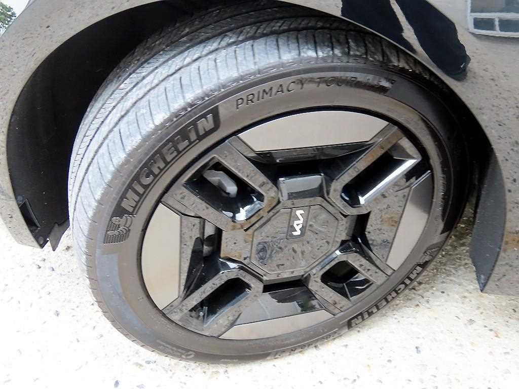 Kia EV9 — photo 20