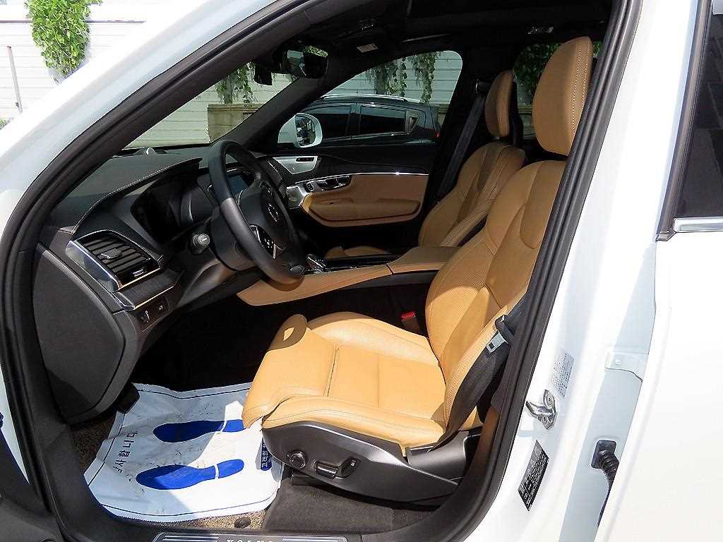 Volvo XC90 — photo 05