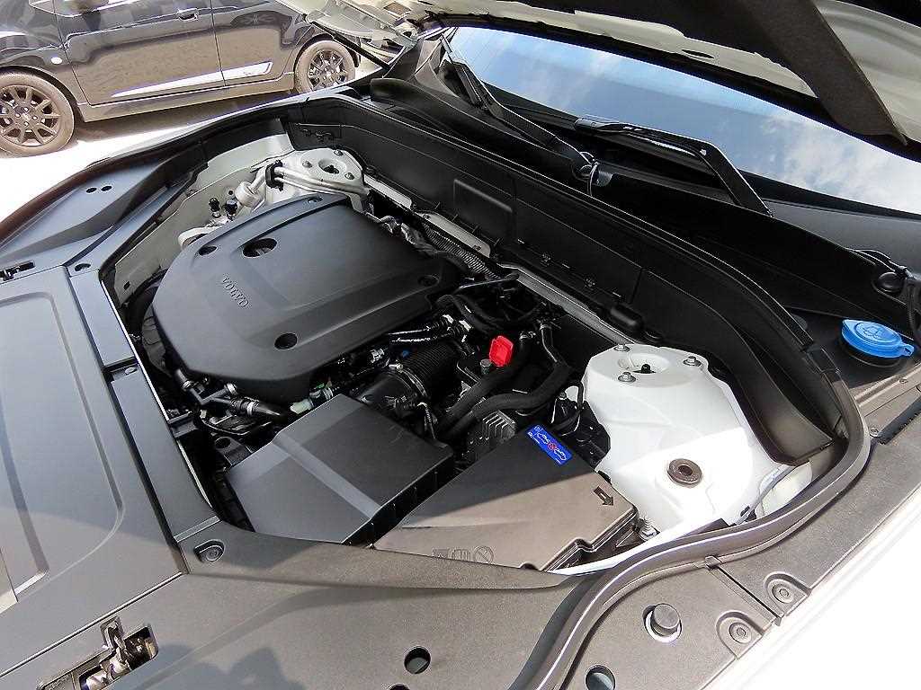 Volvo XC90 — photo 19