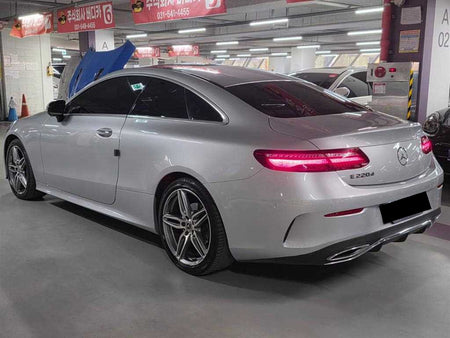Mercedes-Benz E-Class — photo 05