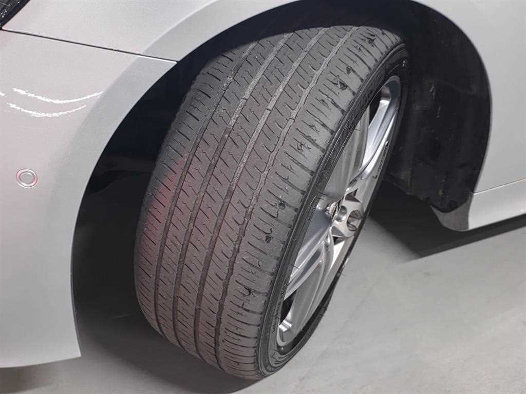 Mercedes-Benz E-Class — photo 18