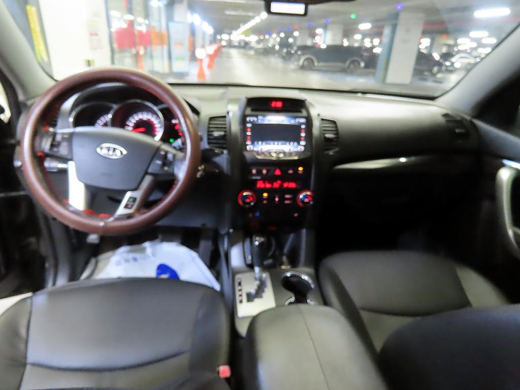 Kia Sorento — photo 10