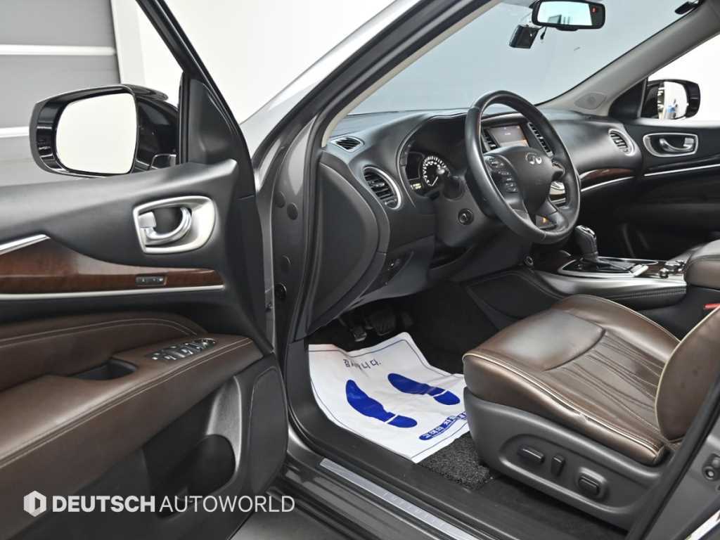 Infiniti QX60 — photo 11