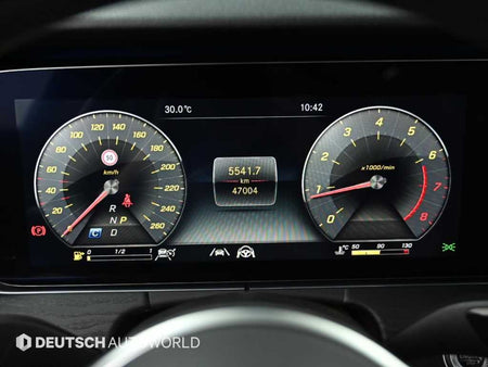 Mercedes-Benz E-Class — photo 09