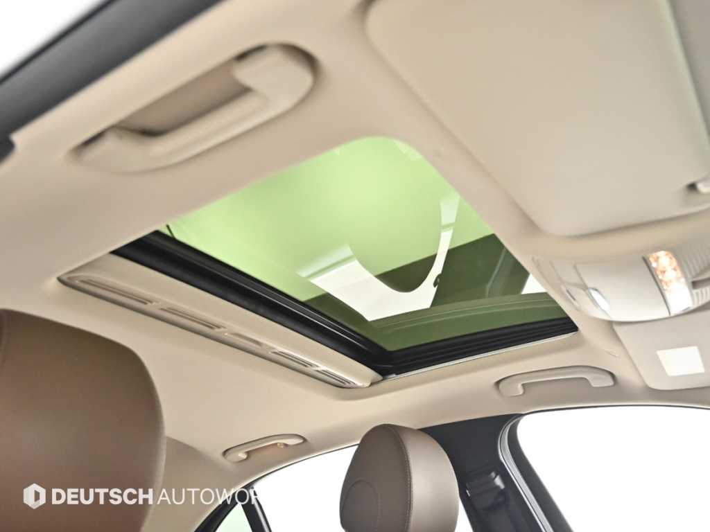 Mercedes-Benz E-Class — photo 18