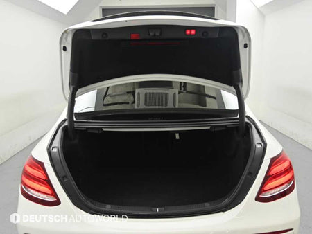 Mercedes-Benz E-Class — photo 19