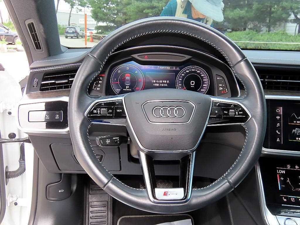 Audi A7 — photo 08