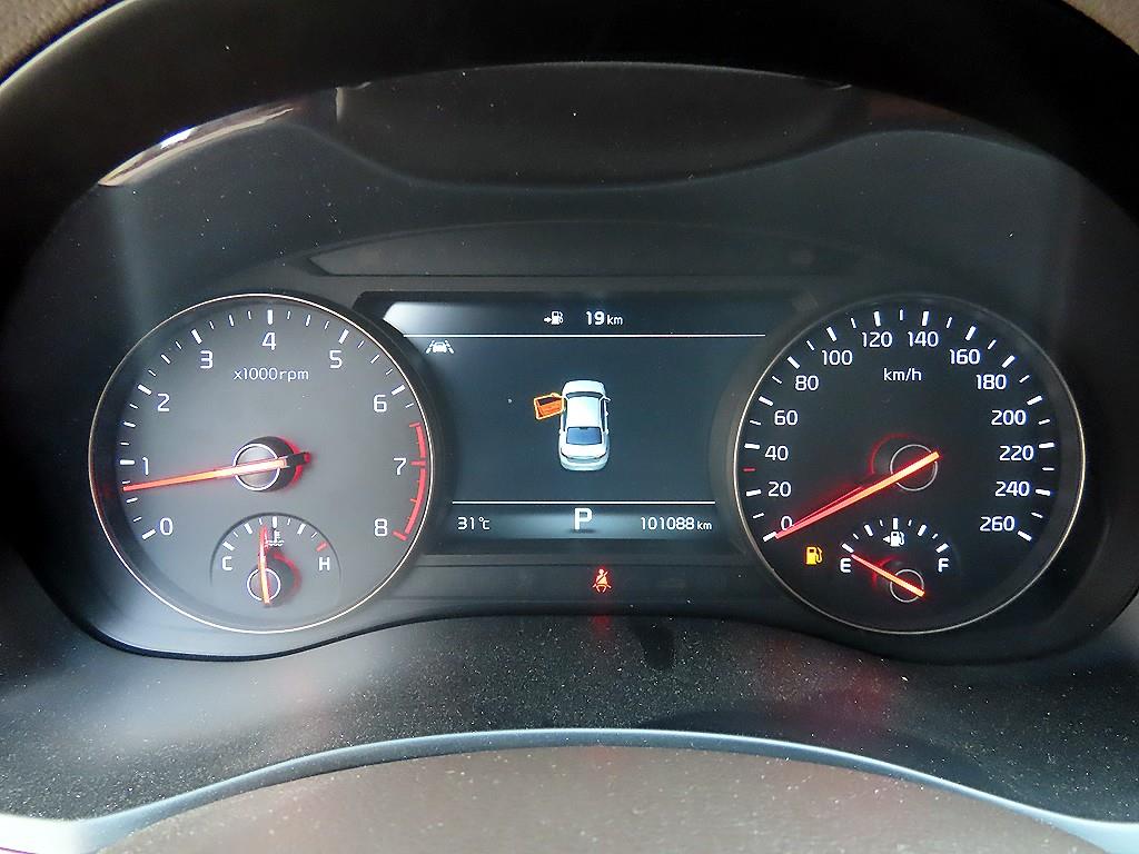 Kia K7 — photo 09