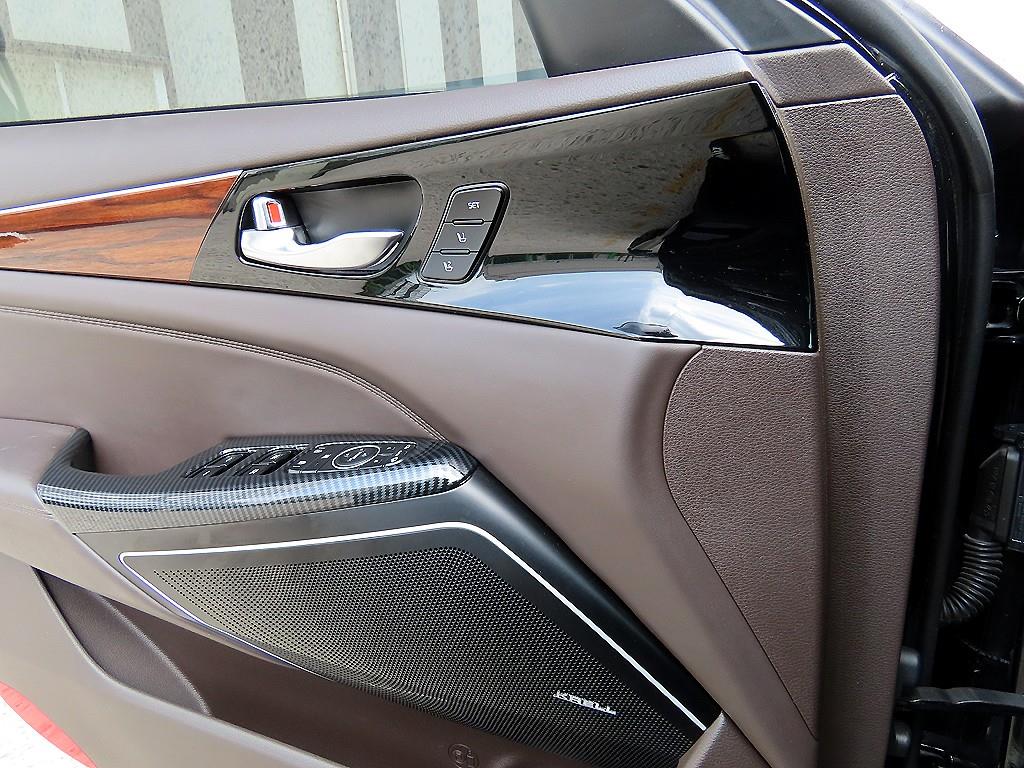Kia K7 — photo 12