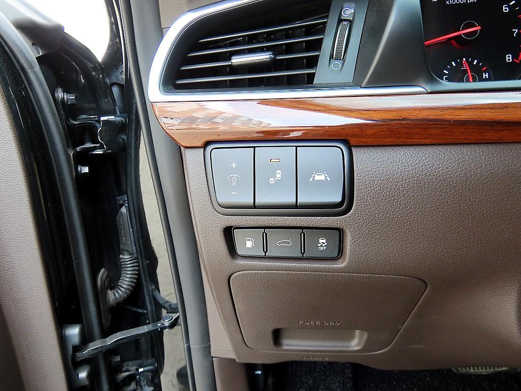 Kia K7 — photo 13