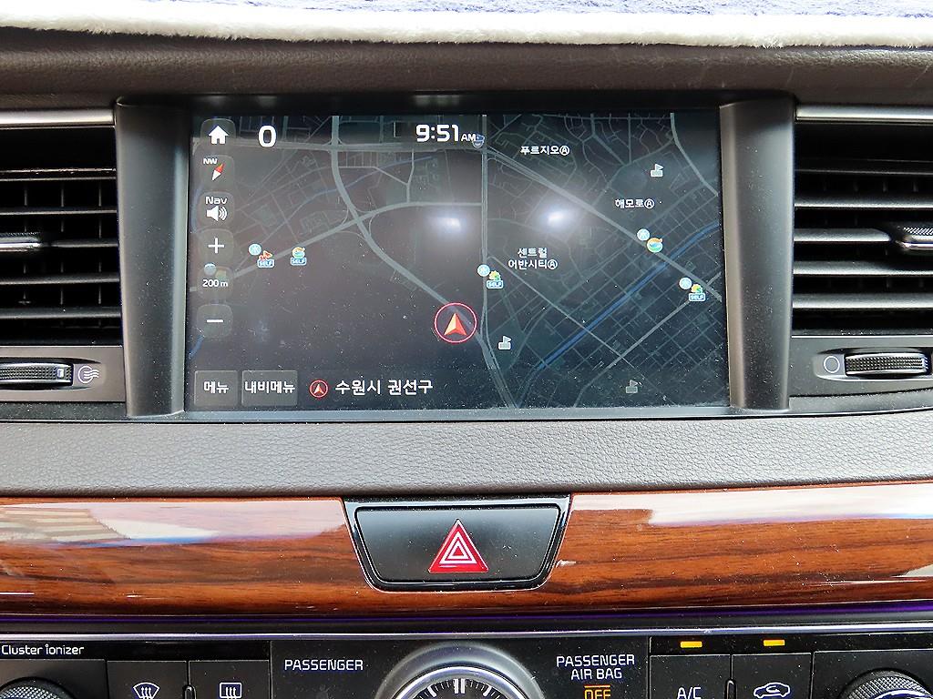 Kia K7 — photo 16