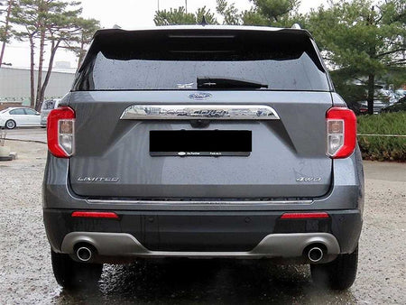 Ford Explorer — photo 04