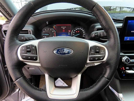 Ford Explorer — photo 08