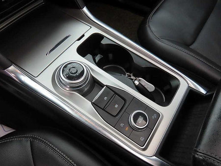 Ford Explorer — photo 10