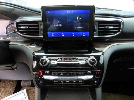 Ford Explorer — photo 12
