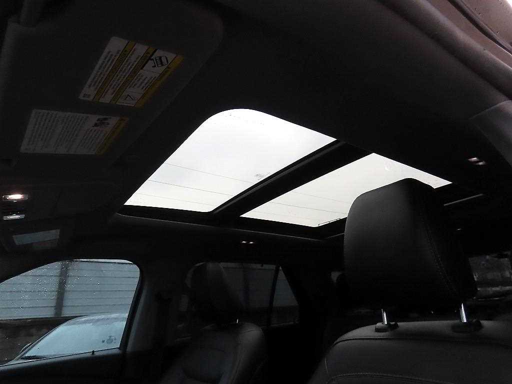 Ford Explorer — photo 17