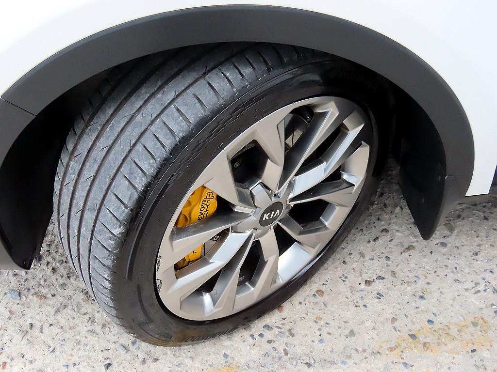 Kia Sorento — photo 20