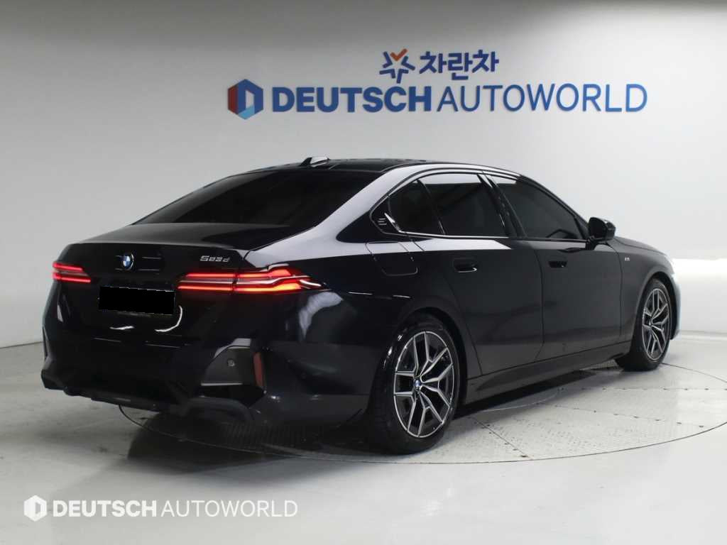 BMW 5-Series — photo 02