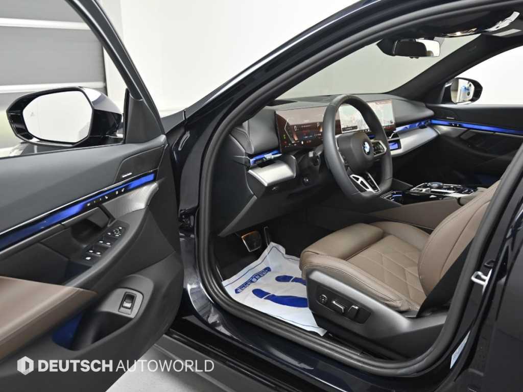 BMW 5-Series — photo 11