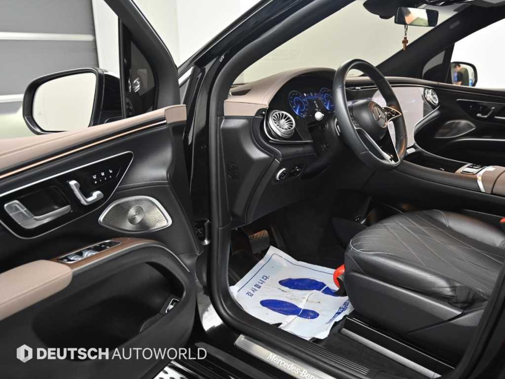 Mercedes-Benz EQS — photo 11