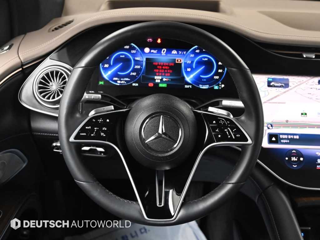 Mercedes-Benz EQS — photo 13