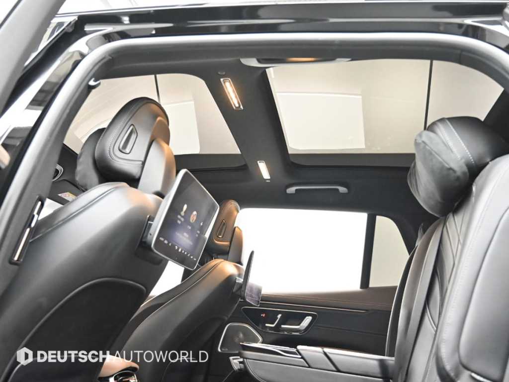 Mercedes-Benz EQS — photo 18