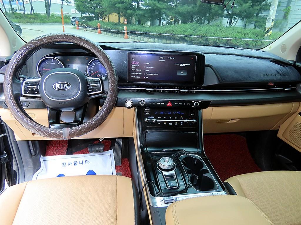 Kia Carnival — photo 08