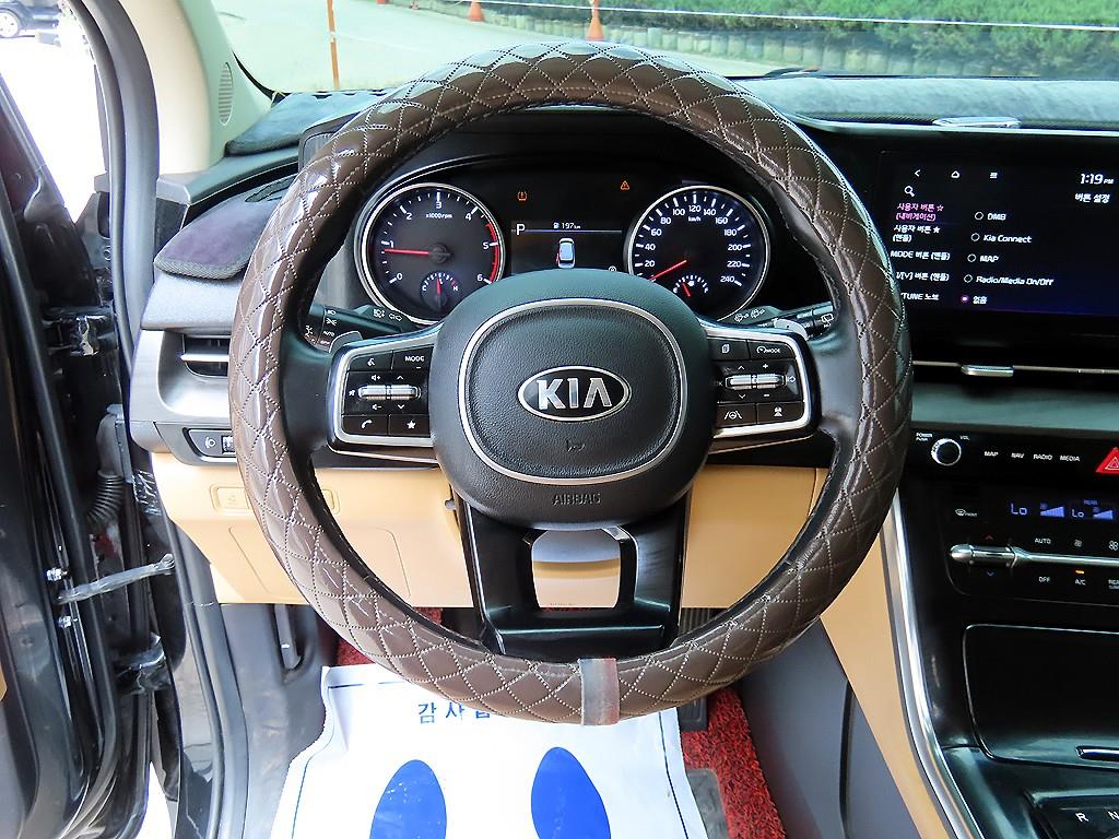 Kia Carnival — photo 09