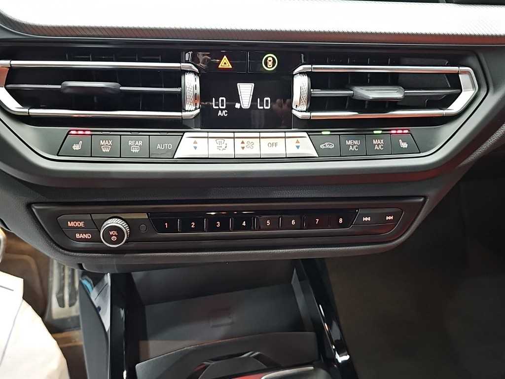 BMW 1-Series — photo 10