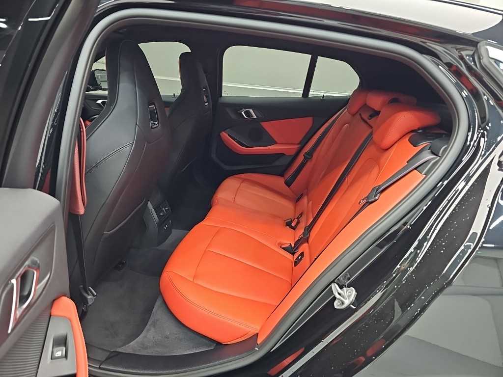 BMW 1-Series — photo 12