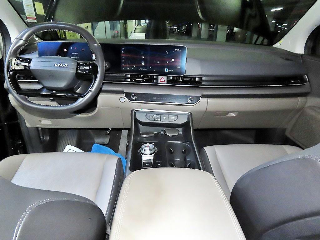 Kia Carnival — photo 10