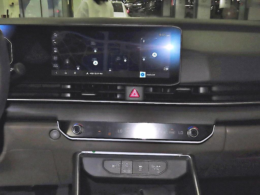 Kia Carnival — photo 11