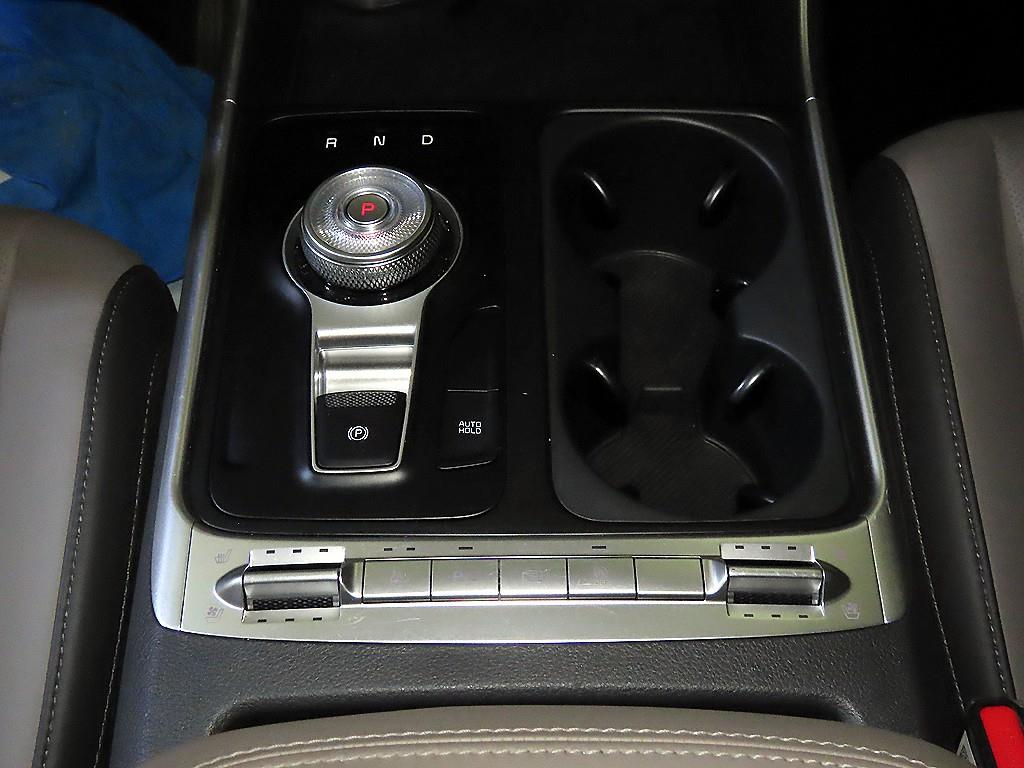 Kia Carnival — photo 12