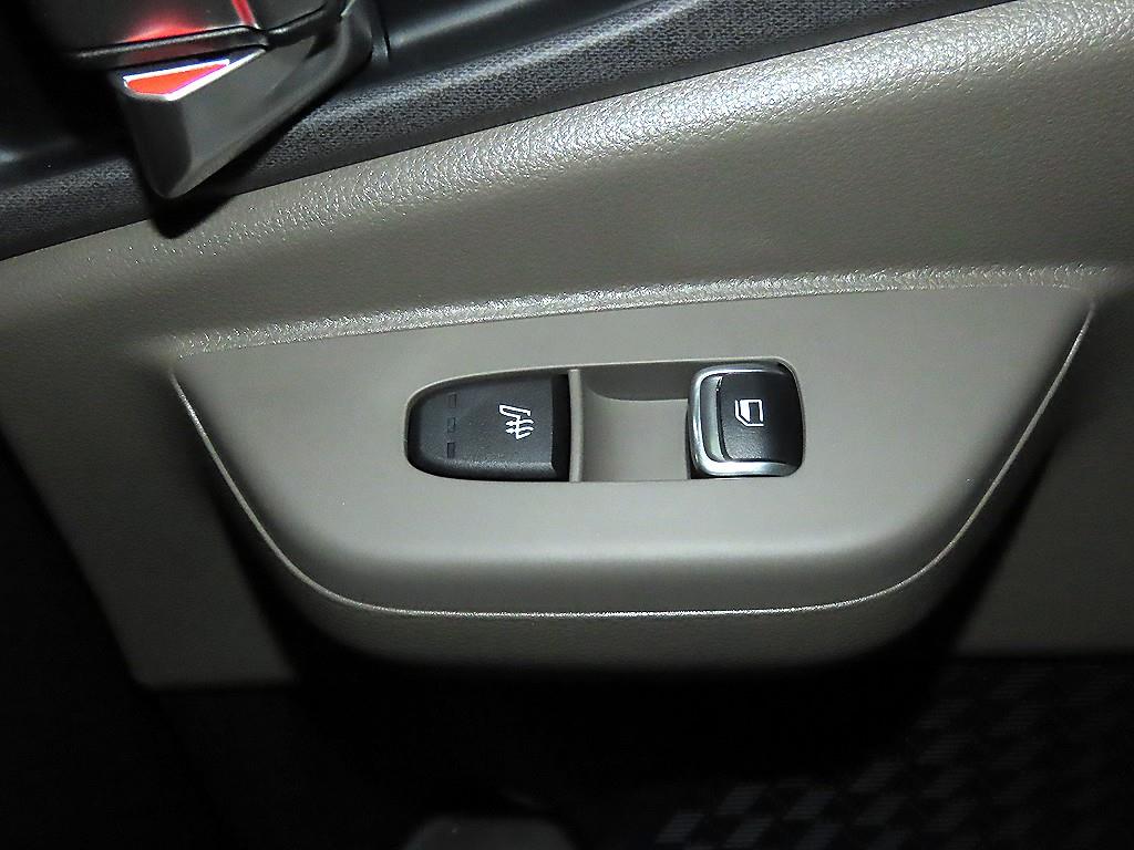 Kia Carnival — photo 13