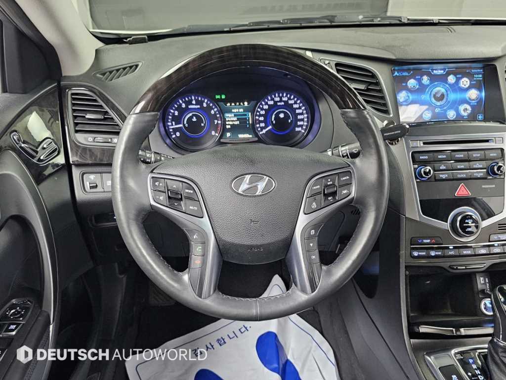 Hyundai Grandeur — photo 14